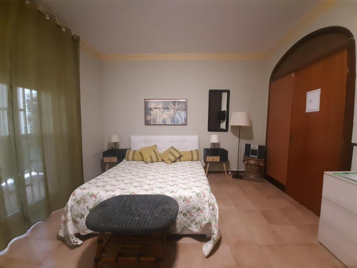 San Nicolo House Bed and Breakfast Aci Catena Exteriör bild