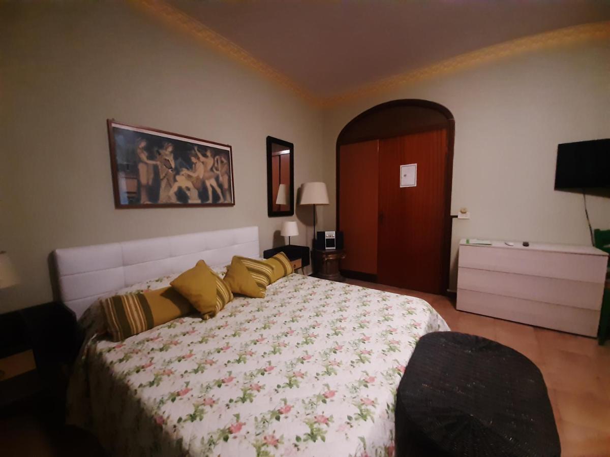 San Nicolo House Bed and Breakfast Aci Catena Exteriör bild