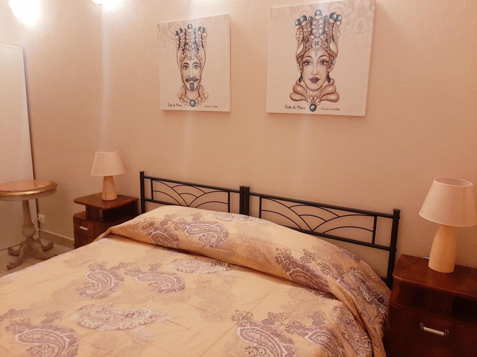 San Nicolo House Bed and Breakfast Aci Catena Exteriör bild
