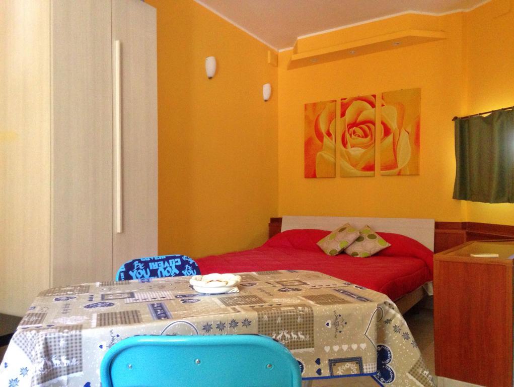 San Nicolo House Bed and Breakfast Aci Catena Exteriör bild