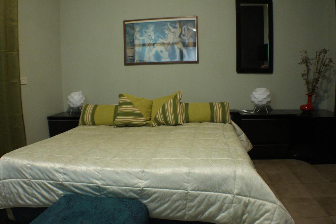 San Nicolo House Bed and Breakfast Aci Catena Exteriör bild