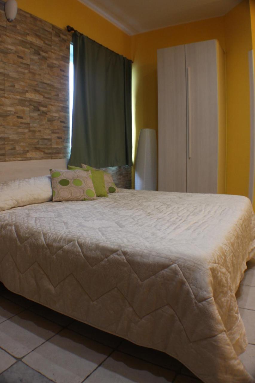 San Nicolo House Bed and Breakfast Aci Catena Exteriör bild