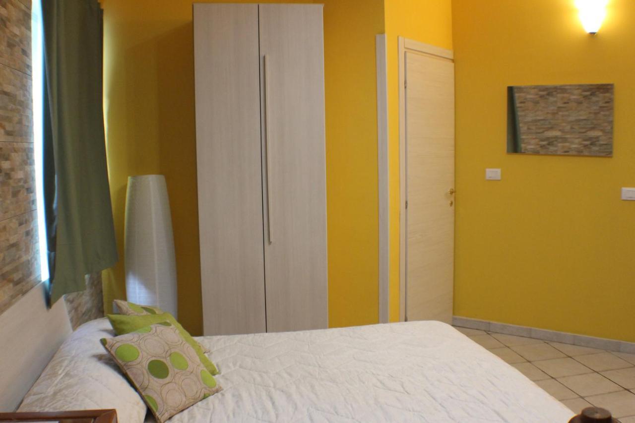 San Nicolo House Bed and Breakfast Aci Catena Exteriör bild