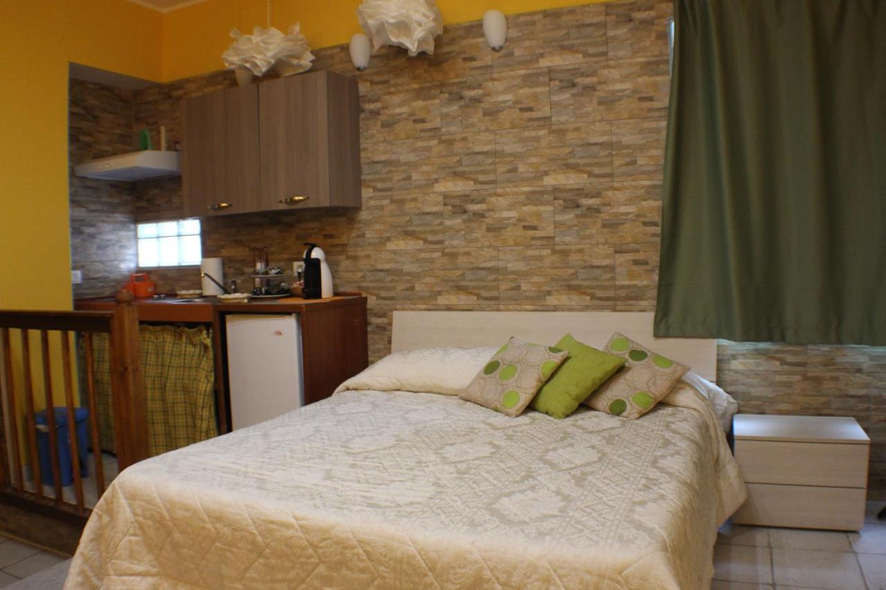 San Nicolo House Bed and Breakfast Aci Catena Exteriör bild