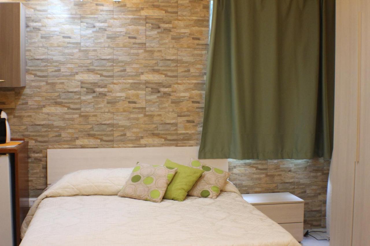 San Nicolo House Bed and Breakfast Aci Catena Exteriör bild